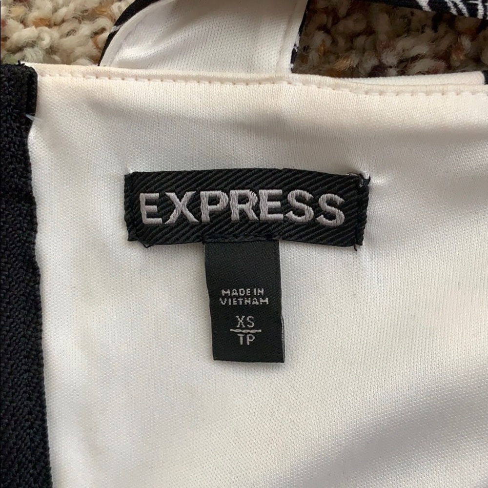 Express crop top - Picture 3 of 4
